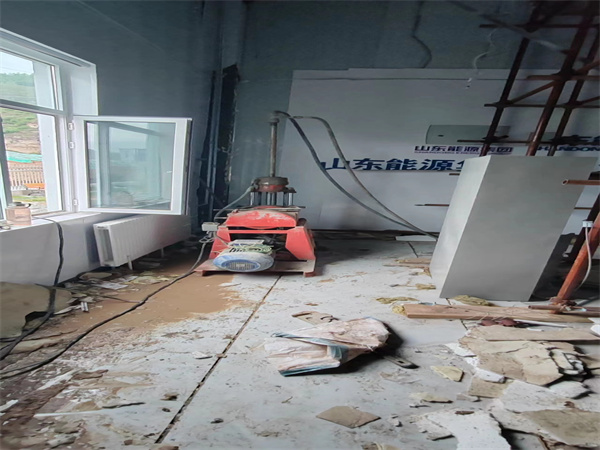 小金地基基础下沉墙体裂缝加固注浆顶升施工